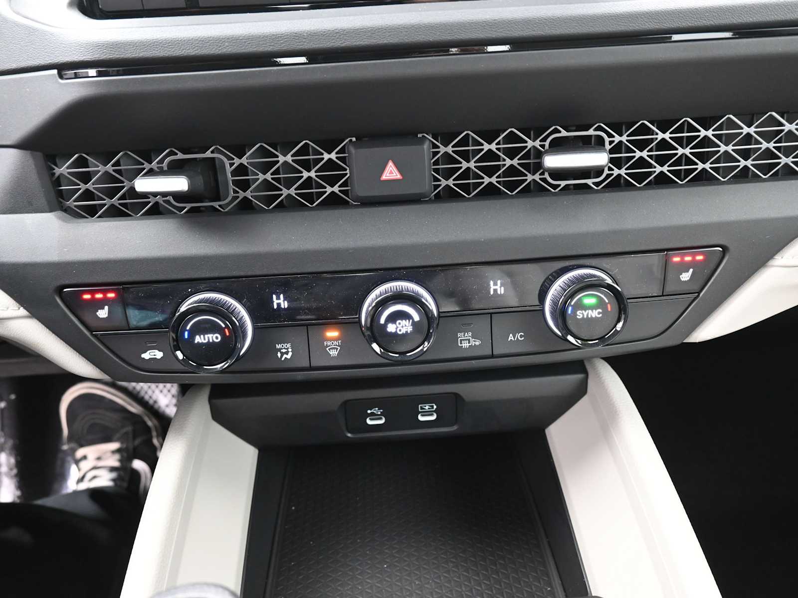 2025 Honda Accord SE - Photo 9