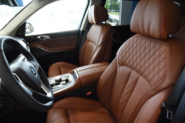 2027 BMW X7 40i - Photo 20