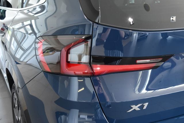 2027 BMW X1 28i - Photo 10