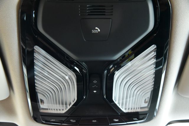2027 BMW X7 40i - Photo 19