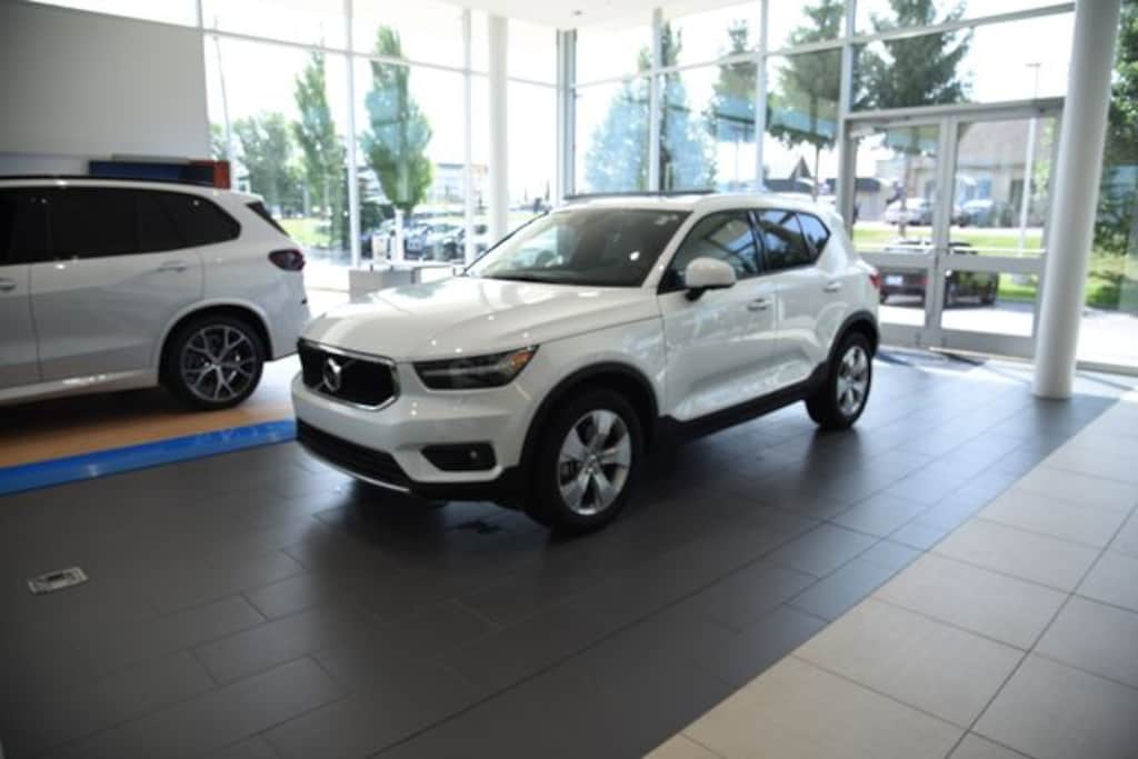 Used 2021 Volvo XC40 Momentum SUV