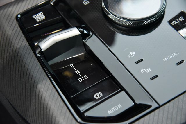 2026 BMW X3 30 - Photo 17