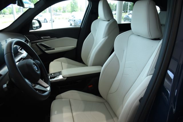 2027 BMW X1 28i - Photo 22