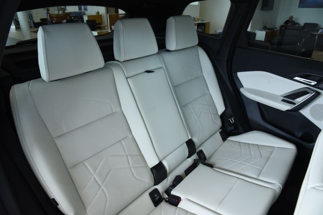 2027 BMW X1 28i - Photo 24
