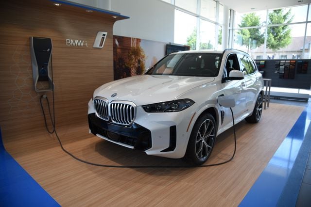 2026 BMW X5 50e - Photo 11
