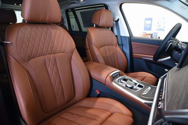 2026 BMW X7 40i - Photo 22