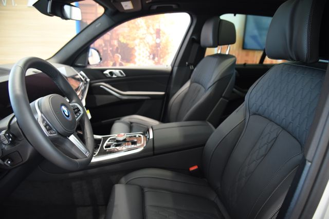 2026 BMW X5 50e - Photo 30