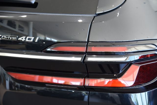 2026 BMW X7 40i - Photo 10