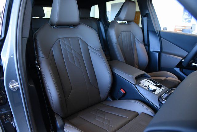 2026 BMW X3 30 - Photo 24