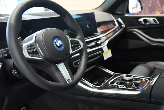 2026 BMW X5 50e - Photo 18