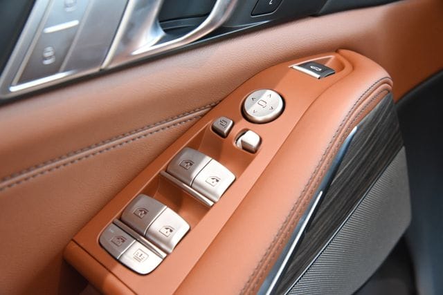 2027 BMW X7 40i - Photo 11