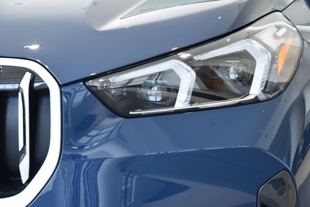 2027 BMW X1 28i - Photo 8