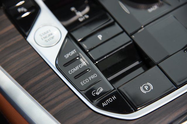 2026 BMW X7 40i - Photo 18