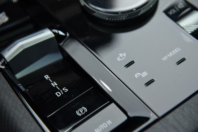 2026 BMW X3 30 - Photo 17