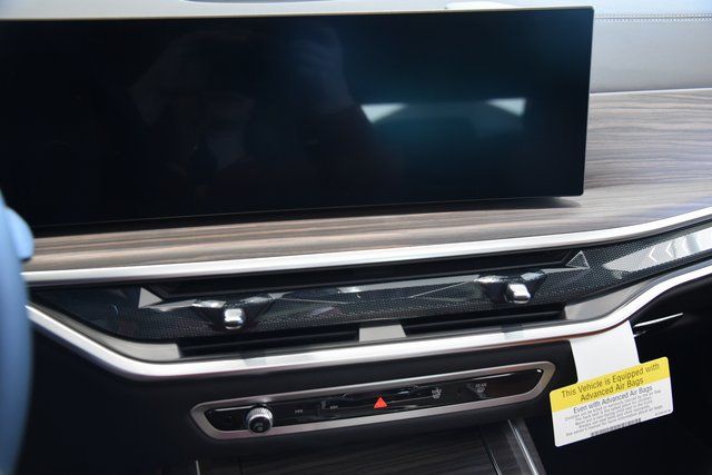 2026 BMW X7 40i - Photo 16
