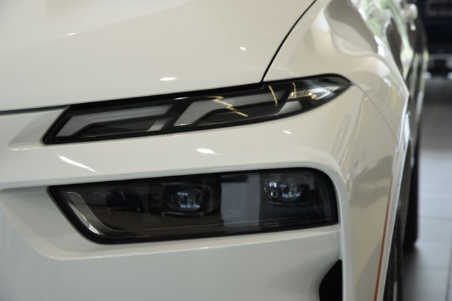 2027 BMW X7 40i - Photo 7