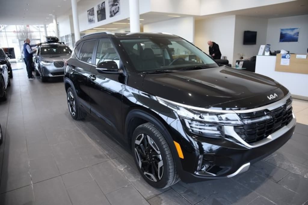 Used 2024 Kia Seltos SX SUV