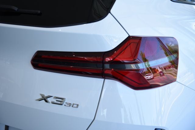 2026 BMW X3 30 - Photo 10