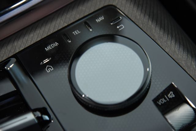 2026 BMW X3 30 - Photo 18