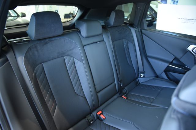 2026 BMW X3 30 - Photo 21