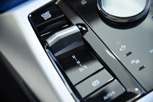 2026 BMW X3 30 - Photo 17