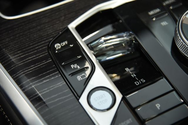 2026 BMW X5 50e - Photo 25