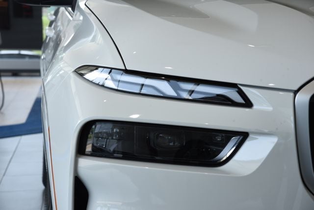 2027 BMW X7 40i - Photo 6