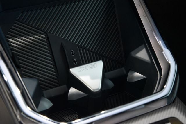 2026 BMW X3 30 - Photo 15