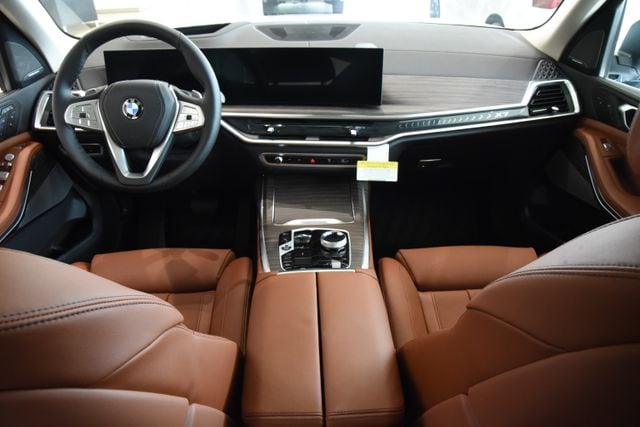 2027 BMW X7 40i - Photo 18