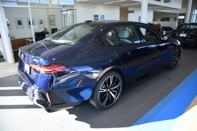 2026 Bmw 540i Sedan photo 3