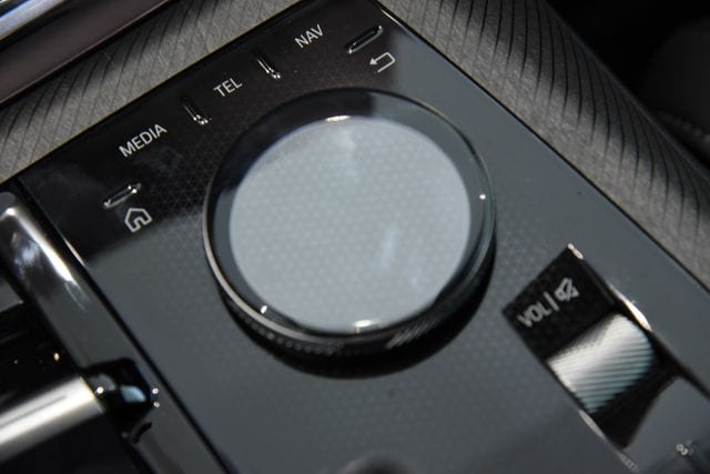 2026 BMW X3 30 - Photo 18