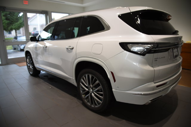 Used 2025 Buick Enclave Avenir SUV