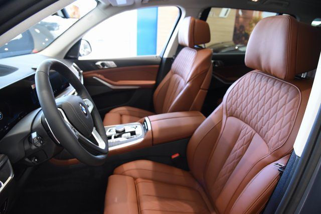 2026 BMW X7 40i - Photo 21