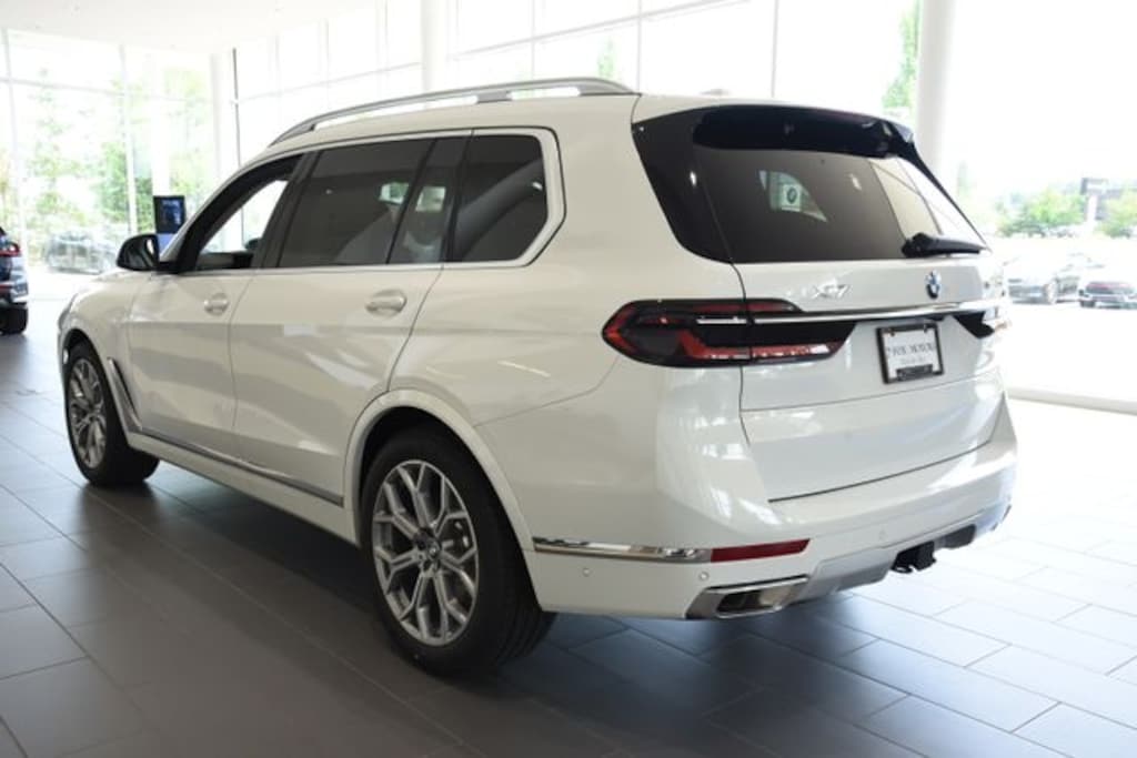 New 2027 BMW X7 xDrive40i SUV