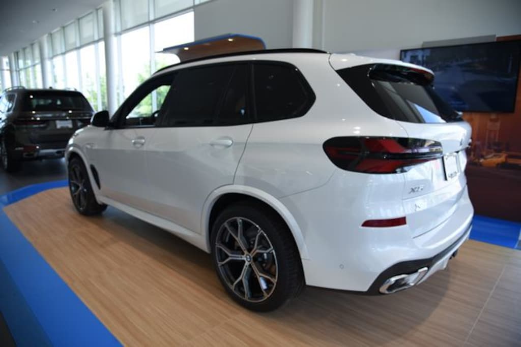 New 2026 BMW X5 xDrive50e SUV