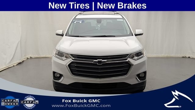 Used 2019 Chevrolet Traverse 3LT with VIN 1GNEVHKW4KJ310129 for sale in Farmington, MI