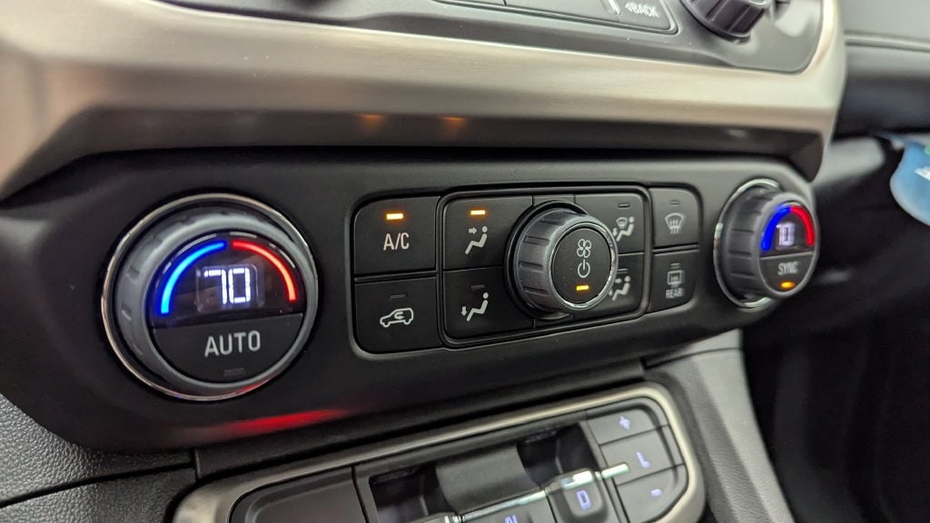 2023 GMC Acadia Denali - Photo 16