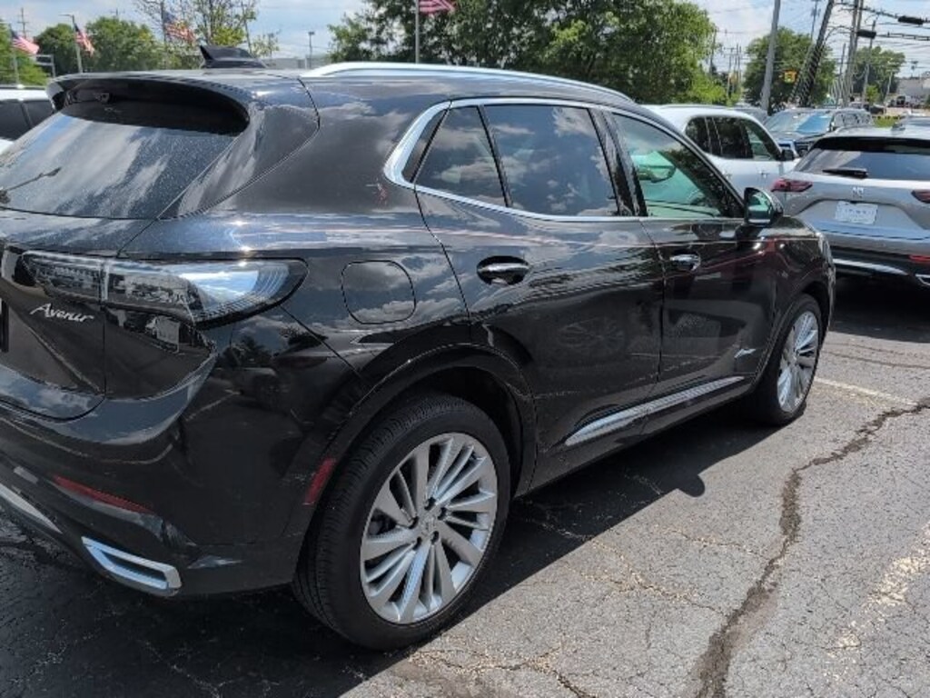 Used 2025 Buick Envision Avenir SUV