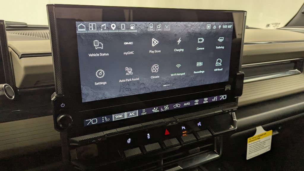 2026 GMC HUMMER EV 2X - Photo 14