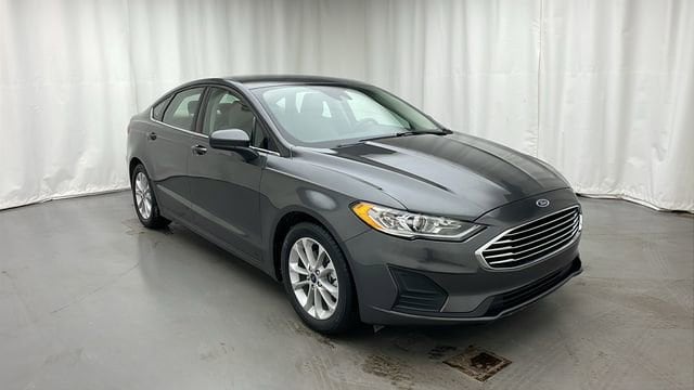 Used 2020 Ford Fusion SE with VIN 3FA6P0HD3LR187113 for sale in Farmington, MI