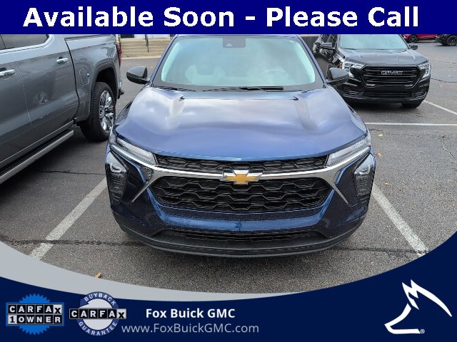 2024 Chevrolet Trax LS photo 2