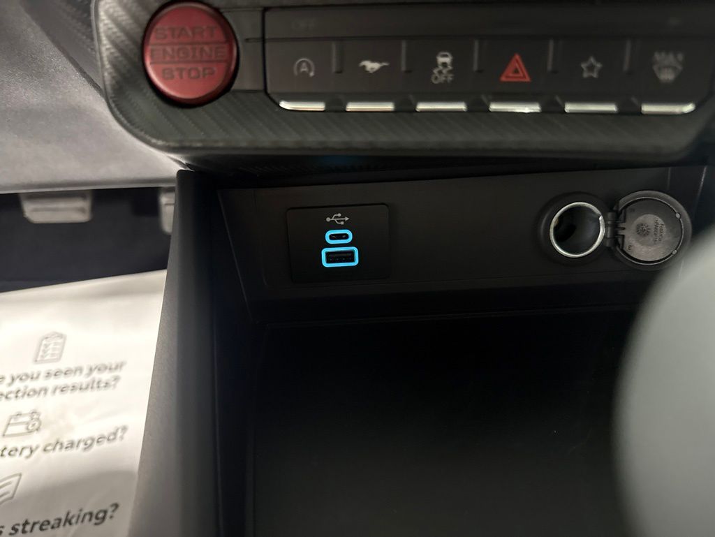 2026 Ford Mustang EcoBoost - Photo 21