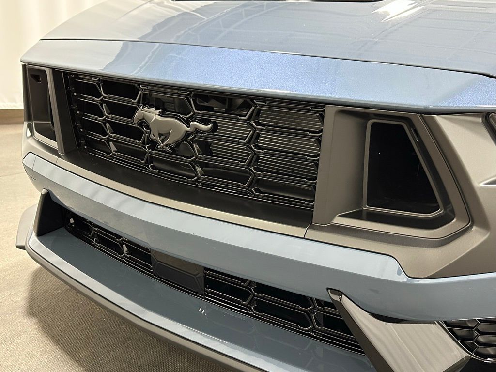 2025 Ford Mustang Dark Horse - Photo 34