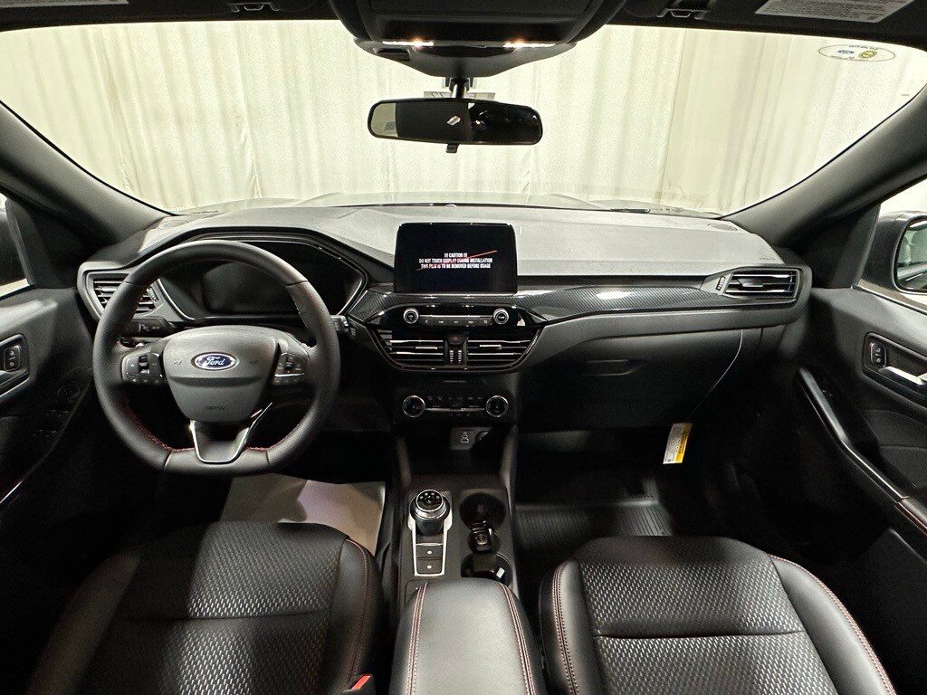 2025 Ford Escape ST-Line photo 3