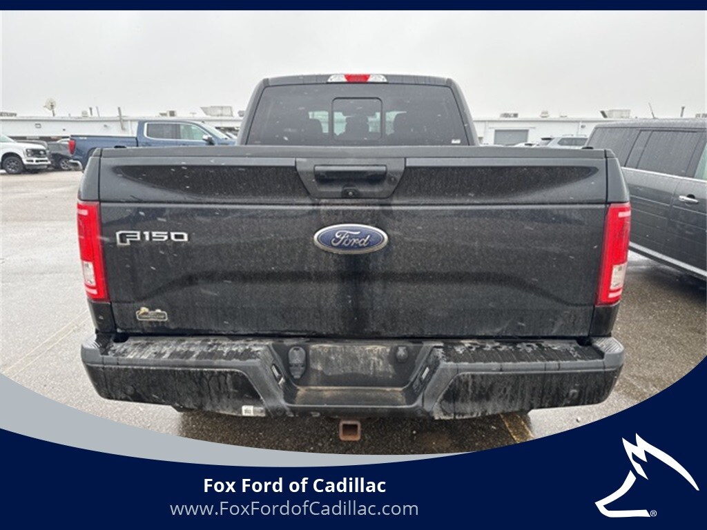 2016 Ford F-150 XLT photo 4