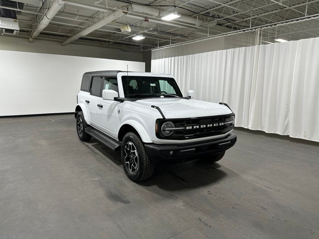 New 2026 Ford Bronco Outer Banks SUV