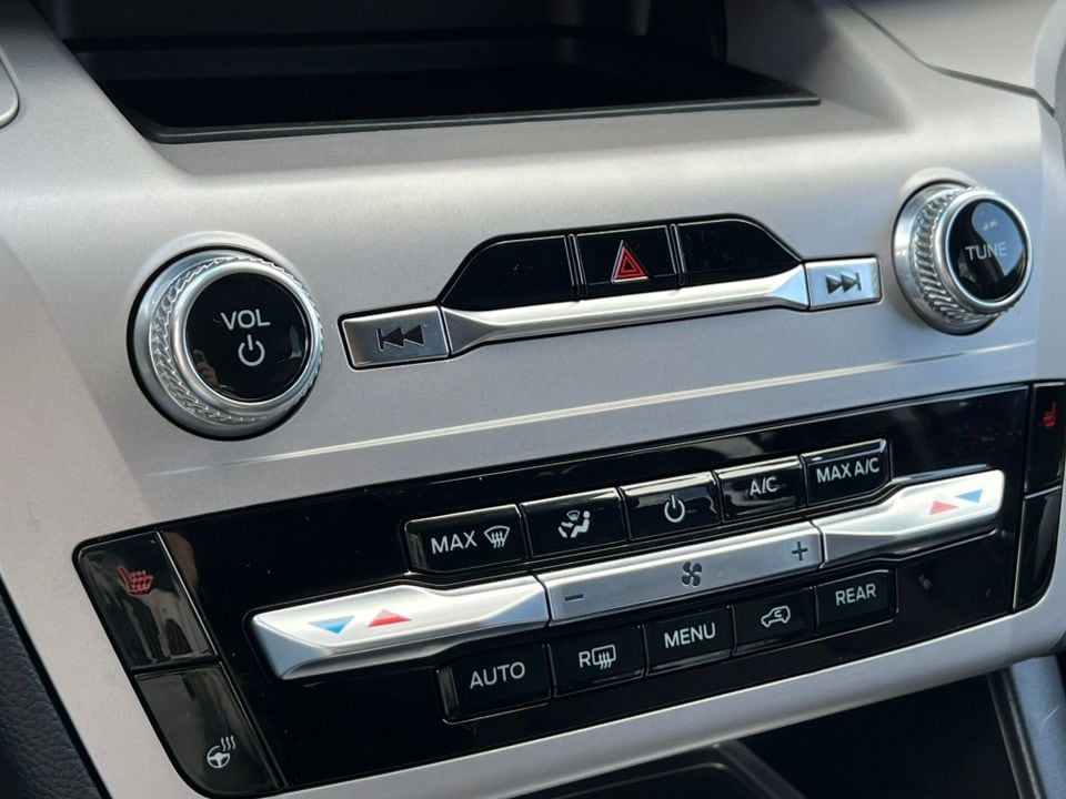 2023 Ford Explorer XLT - Photo 27