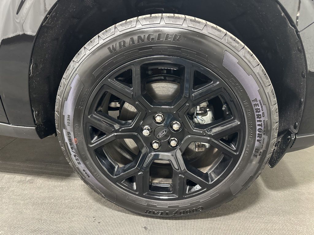 2025 Ford Maverick XLT - Photo 13