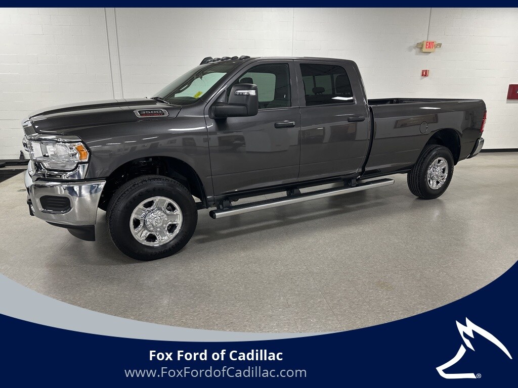 2024 Ram 3500 Tradesman photo 2
