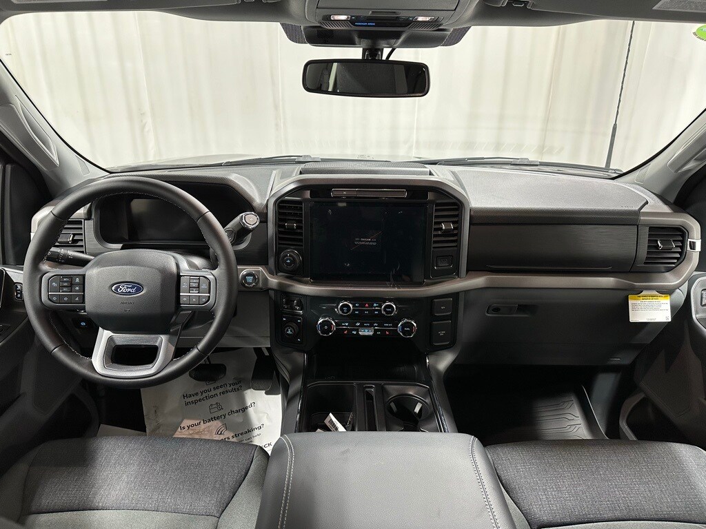 2025 Ford F-150 XLT photo 4